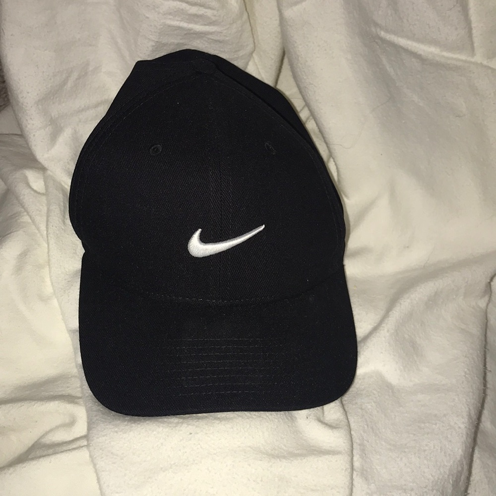 Nike black hat